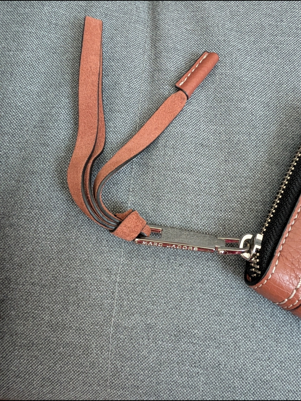 Marc Jacobs Compact Leather Zip Wallet in Cognac - Picture 3 of 4